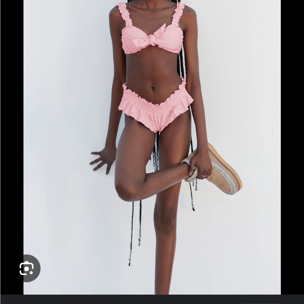 Frankies bikinis, pink with ruffle